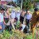 Polsek Bukit Kapur Ajak Siswa SDN 015 Tanam Bibit Pohon