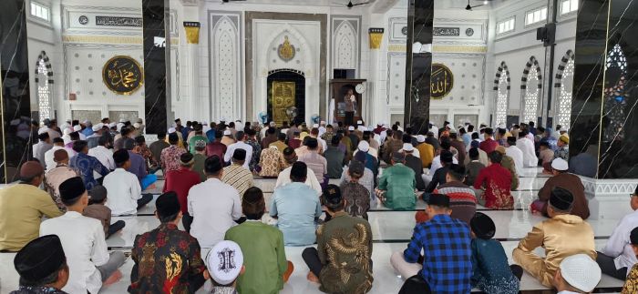 Kapolres Rohil Laksanakan Kegiatan Sholat Jum’at Berjamaah Di Masjid