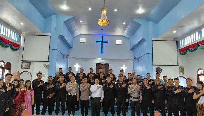 Kapolsek Panipahan Laksanakan Cooling System Di Gereja HKBP Pasca Aksi Demonstrasi